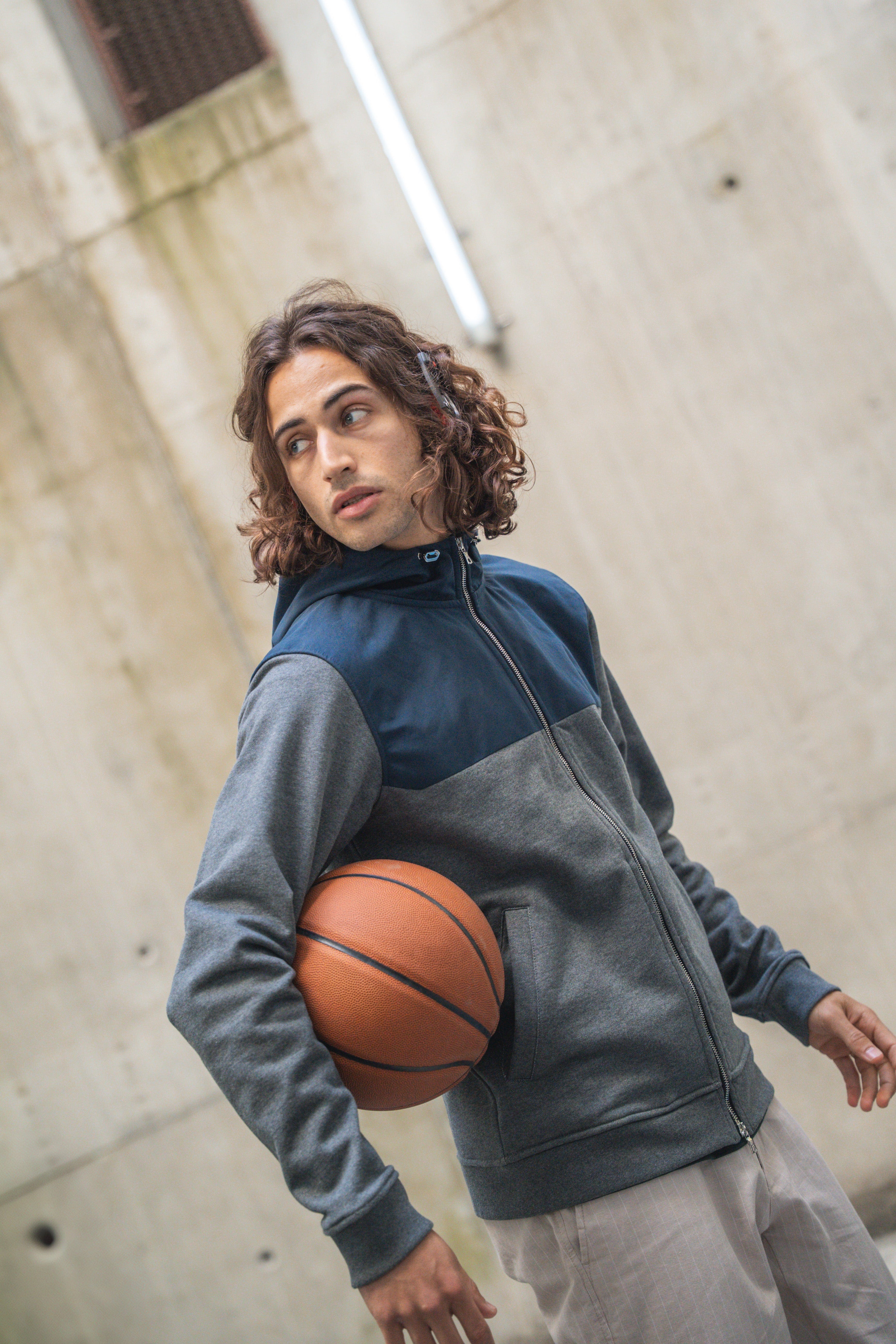 Ventile hooded travel jacket 360 - Cevene